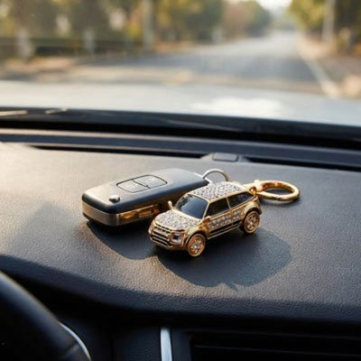 Porte clé voiture homme miniature SUV métal doré — designs robustes et originaux