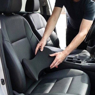 Coussin pour voiture Idéal pour le soutien du dos au travail ou en déplacement Système de fixation adapté à tous types de sièges automobiles